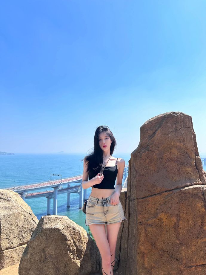 药屋少女的呢喃 封面