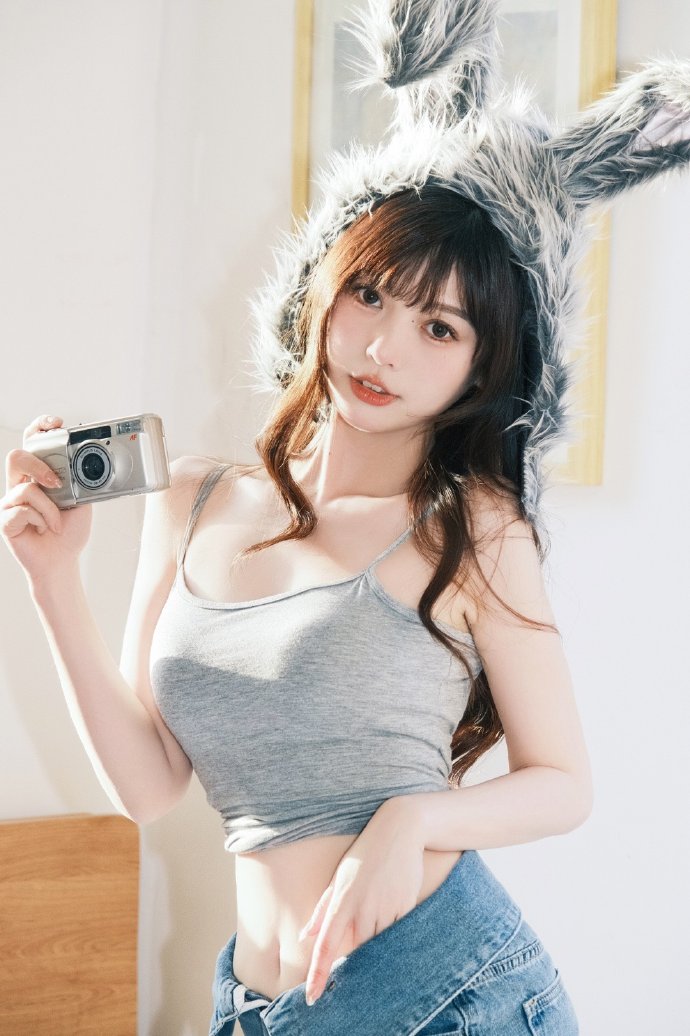 白莲花度假村 封面