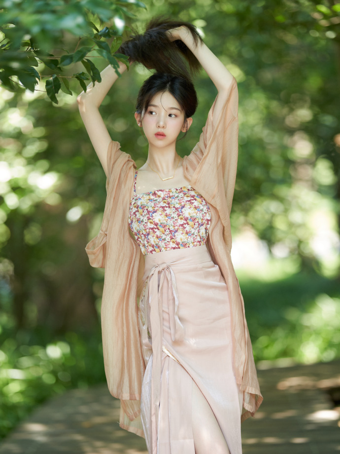 卢卡的夏天 封面